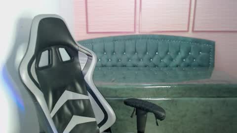 Snapshot of alexa_romero_t chatting on 10.11.25 Alexandra online show from 10.11.25