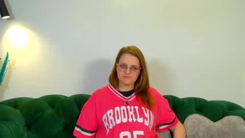 Snapshot of alexaavery chatting on 05.16.26 AlexaAvery online show from 05.16.26
