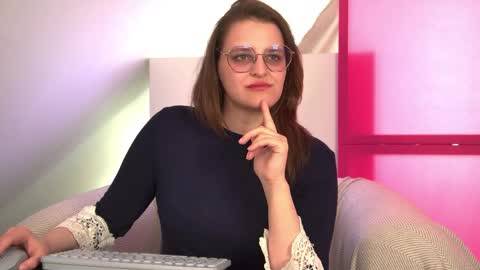 Snapshot of alexaavery chatting on 05.20.26 AlexaAvery online show from 05.20.26