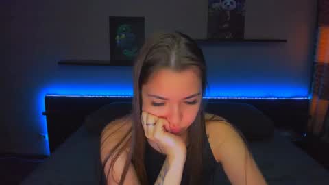 Snapshot of alexabarkley chatting on 04.21.26 angel online show from 04.21.26