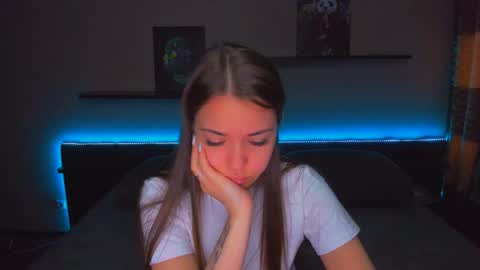 Snapshot of alexabarkley chatting on 04.24.26 angel online show from 04.24.26