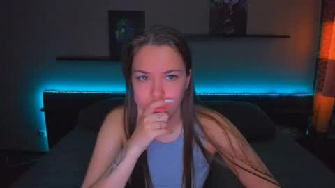 Snapshot of alexabarkley chatting on 04.27.26 angel online show from 04.27.26