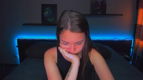 Snapshot of alexabarkley chatting on 05.04.26 angel online show from 05.04.26