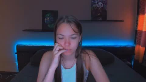 Snapshot of alexabarkley chatting on 05.11.26 angel online show from 05.11.26
