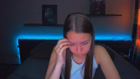 Snapshot of alexabarkley chatting on 05.20.26 angel online show from 05.20.26