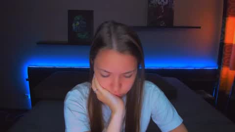 Snapshot of alexabarkley chatting on 05.25.26 angel online show from 05.25.26