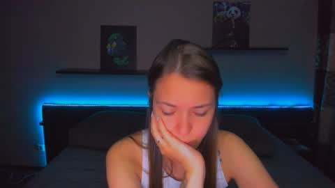 Snapshot of alexabarkley chatting on 05.26.26 angel online show from 05.26.26