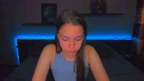 Snapshot of alexabarkley chatting on 05.28.26 angel online show from 05.28.26