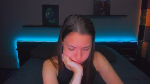 Snapshot of alexabarkley chatting on 06.02.26 angel online show from 06.02.26