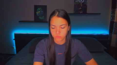 Snapshot of alexabarkley chatting on 06.30.26 angel online show from 06.30.26