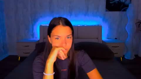 Snapshot of alexabarkley chatting on 07.03.26 angel online show from 07.03.26