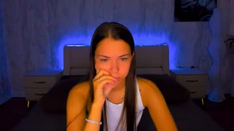 Snapshot of alexabarkley chatting on 07.13.26 angel online show from 07.13.26