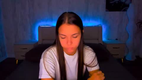 Snapshot of alexabarkley chatting on 07.14.26 angel online show from 07.14.26
