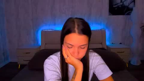Snapshot of alexabarkley chatting on 07.17.26 angel online show from 07.17.26