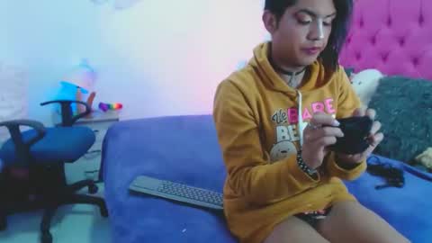 Snapshot of alexafontana chatting on 03.12.25 Alexa Fontana online show from 03.12.25