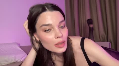 Ember Valentine online show from 04.05.26