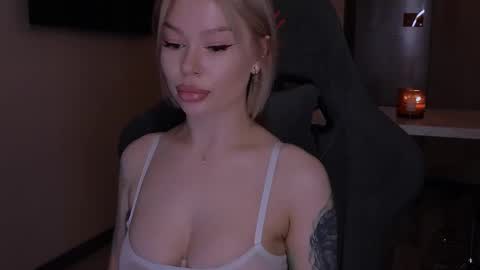 Alexa Mason online show from 11.20.25