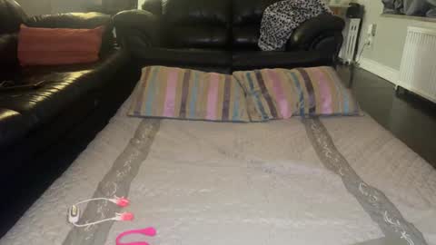 Snapshot of alexandjohntv chatting on 01.06.25 Alex John online show from 01.06.25