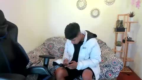 chicos hot online show from 09.09.25