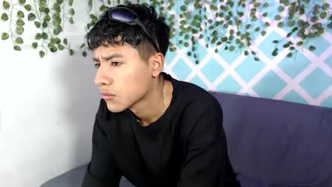 chicos hot online show from 09.21.25