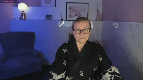 Alexandra online show from 01.04.25