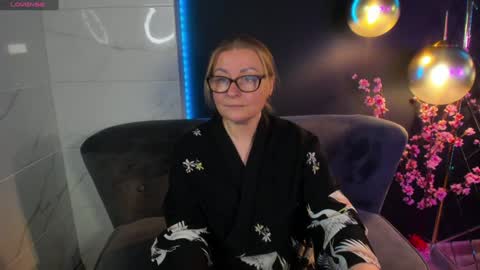 Alexandra online show from 01.05.25