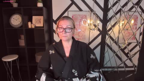 Alexandra online show from 02.05.25