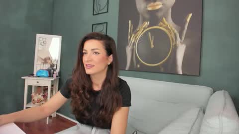 Snapshot of alexanikole chatting on 05.28.26 AlexaNikole online show from 05.28.26