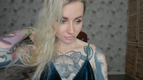 Snapshot of alexarush chatting on 01.12.25 alexarush online show from 01.12.25