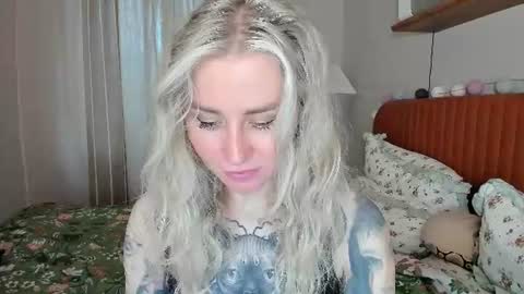 Snapshot of alexarush chatting on 06.17.26 alexarush online show from 06.17.26