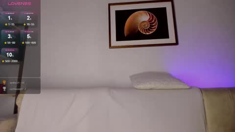 Snapshot of alexastevens chatting on 11.10.25 AlexaStevens online show from 11.10.25