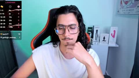 Snapshot of alexfloreszzz chatting on 03.12.25 alexfloreszzz online show from 03.12.25