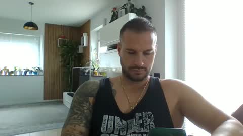 Snapshot of alexgrandi2024 chatting on 10.27.25 rey ale84 online show from 10.27.25