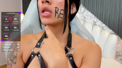 Alexiaa  Online 1430 to 2100 GMT-5 online show from 01.11.25