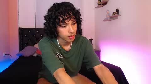 Snapshot of alexis21_ chatting on 10.03.25 Alexis online show from 10.03.25