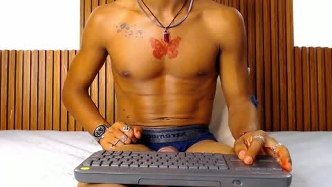 Snapshot of alexis_23cm chatting on 05.25.26 alexis_23cm online show from 05.25.26