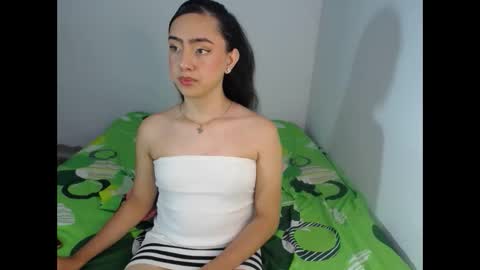 -- ALEXIS -- online show from 04.17.26