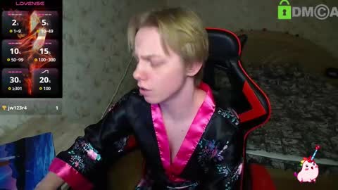 Snapshot of alexis_gordon chatting on 11.28.25 Alexis online show from 11.28.25