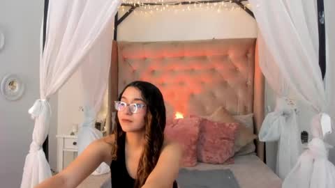 Snapshot of alexis_scott__ chatting on 05.17.26 alexis_scott__ online show from 05.17.26