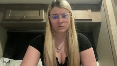 Snapshot of alexisdanielxo chatting on 09.22.25 Alexis Danielle online show from 09.22.25
