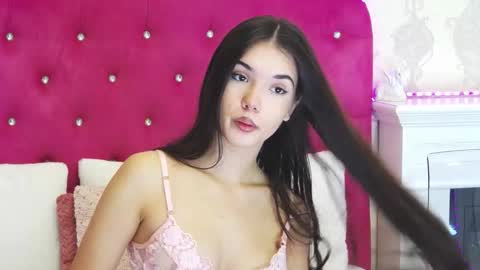 alexisdevine online show from 10.18.25