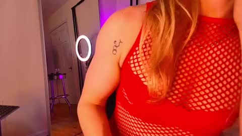 Alexis Jordan  online show from 09.17.25