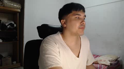 Snapshot of alexriversx chatting on 03.26.26 Alexander online show from 03.26.26