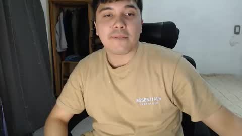 Snapshot of alexriversx chatting on 04.11.26 Alexander online show from 04.11.26