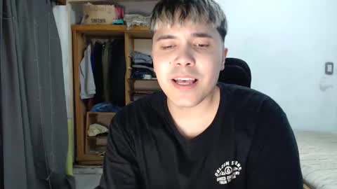 Snapshot of alexriversx chatting on 04.15.26 Alexander online show from 04.15.26