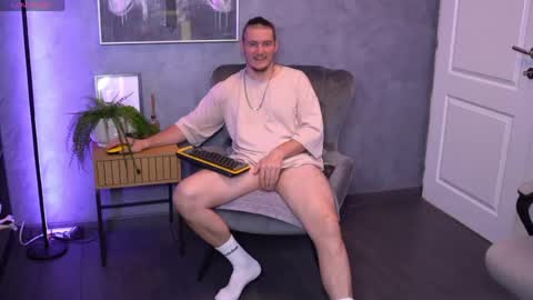 Snapshot of alexwildexx chatting on 07.15.26 Alex online show from 07.15.26