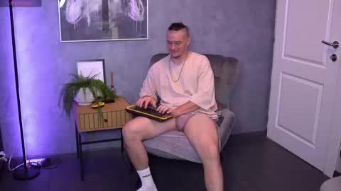 Snapshot of alexwildexx chatting on 07.22.26 Alex online show from 07.22.26