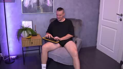 Snapshot of alexwildexx chatting on 07.23.26 Alex online show from 07.23.26