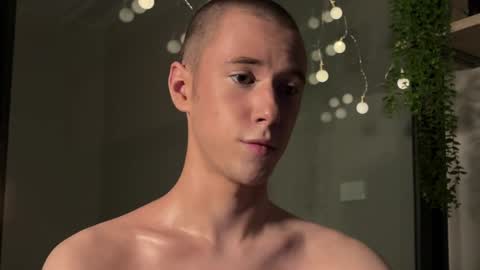 Snapshot of alexwos chatting on 02.10.25 Alex online show from 02.10.25