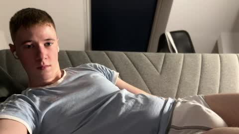 Snapshot of alexwos chatting on 04.10.26 Alex online show from 04.10.26